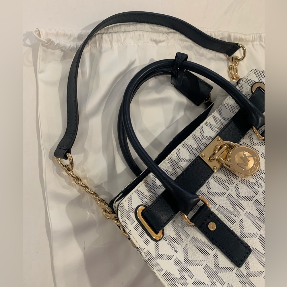 Michael Kors Logo Hamilton Tote - Picture 4 of 5
